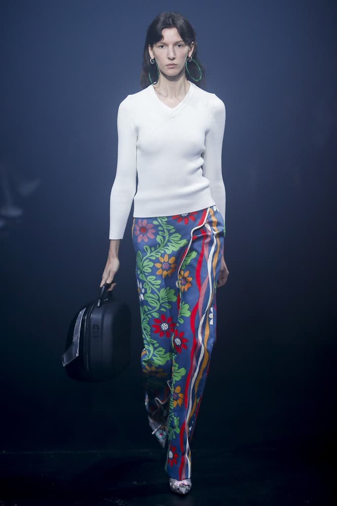 Balenciaga Spring Summer 2018 Runway Show Recap Platform Crocs Foam Demna Gvasalia PFW Paris Fashion Week Fanny Pack Vetements