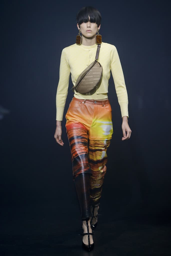 Balenciaga Spring Summer 2018 Runway Show Recap Platform Crocs Foam Demna Gvasalia PFW Paris Fashion Week Fanny Pack Vetements