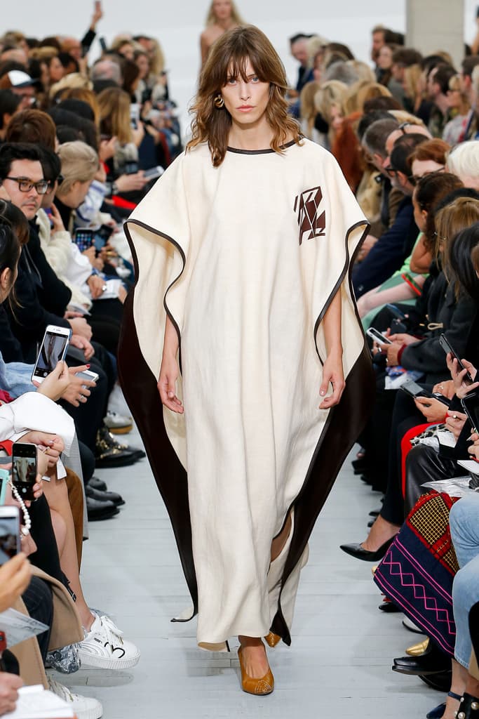Céline Phoebe Philo Spring Summer 2018 Runway Show PFW Paris Fashion Week Collection Clutch Bag