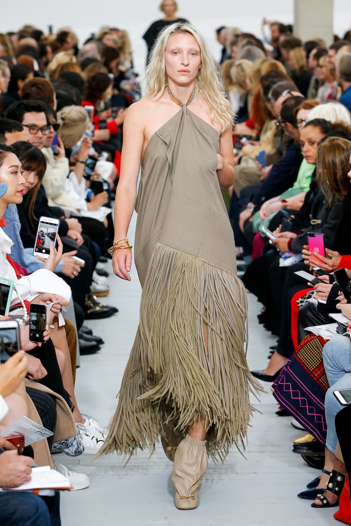 Céline Phoebe Philo Spring Summer 2018 Runway Show PFW Paris Fashion Week Collection Clutch Bag