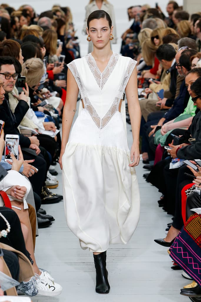 Céline Phoebe Philo Spring Summer 2018 Runway Show PFW Paris Fashion Week Collection Clutch Bag