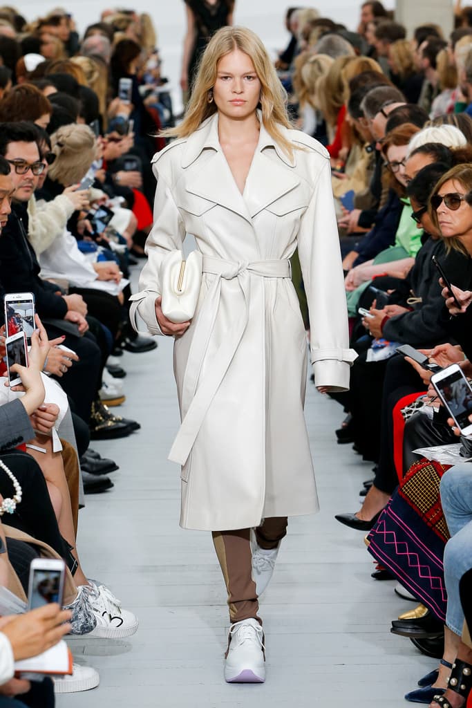 Céline Phoebe Philo Spring Summer 2018 Runway Show PFW Paris Fashion Week Collection Clutch Bag
