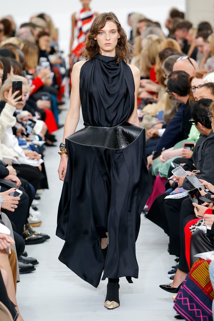 Céline Phoebe Philo Spring Summer 2018 Runway Show PFW Paris Fashion Week Collection Clutch Bag