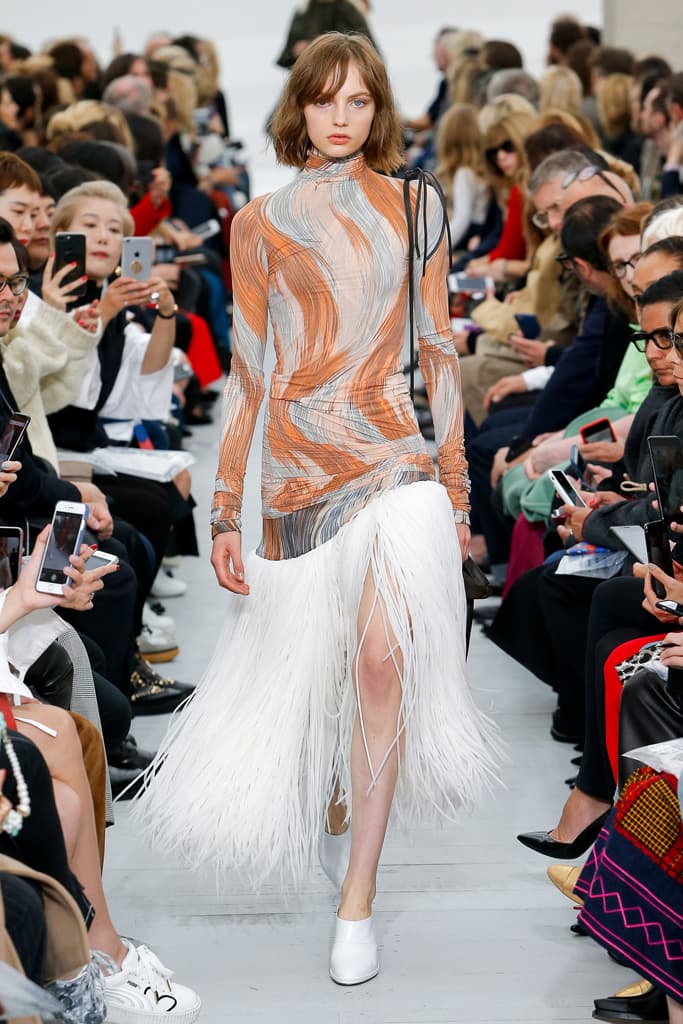 Céline Phoebe Philo Spring Summer 2018 Runway Show PFW Paris Fashion Week Collection Clutch Bag