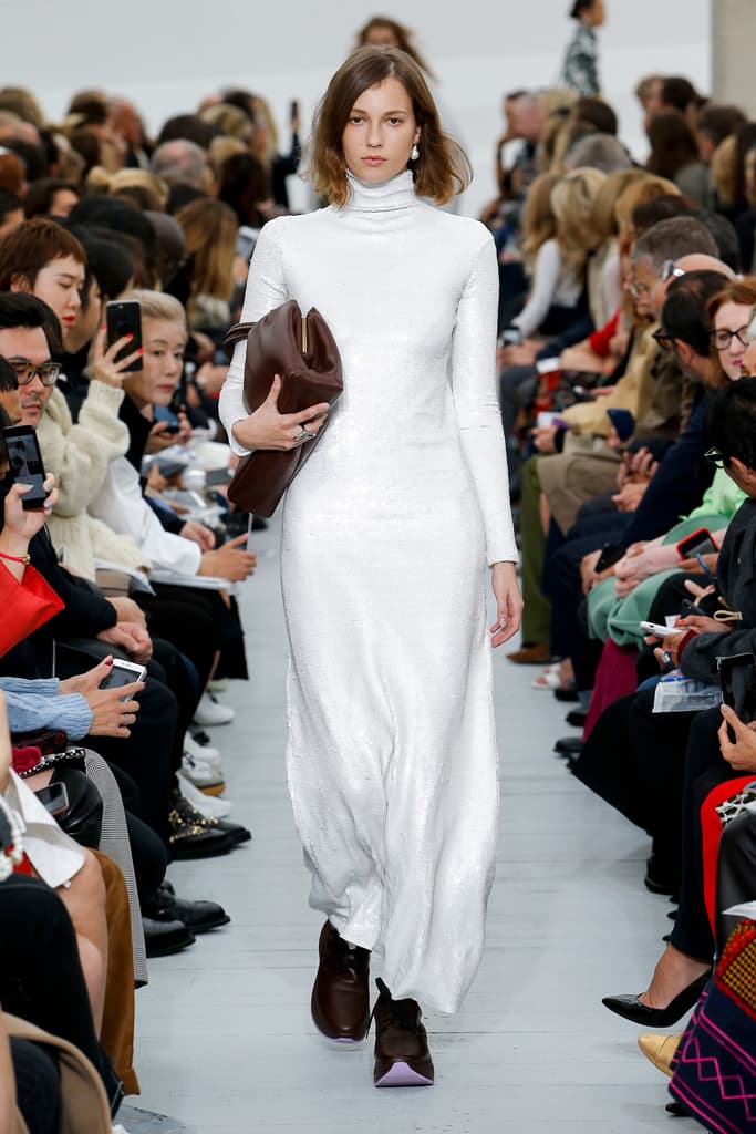 Céline Phoebe Philo Spring Summer 2018 Runway Show PFW Paris Fashion Week Collection Clutch Bag
