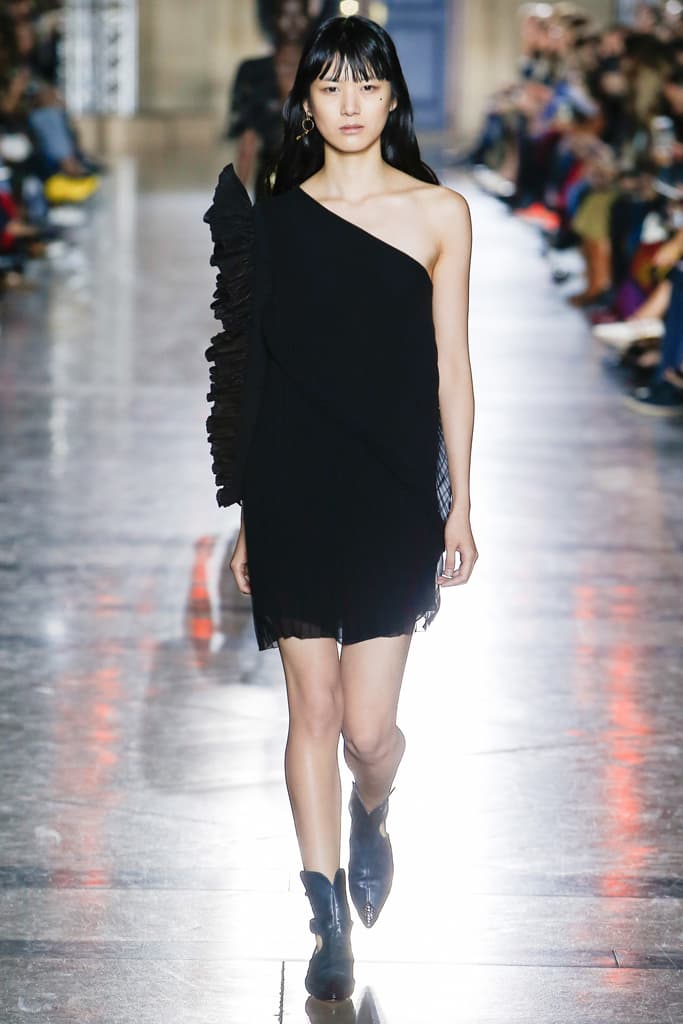 Clare Waight Keller Givenchy Spring Summer 2018 Paris Fashion Week Recap Chloe Riccardo Tisci