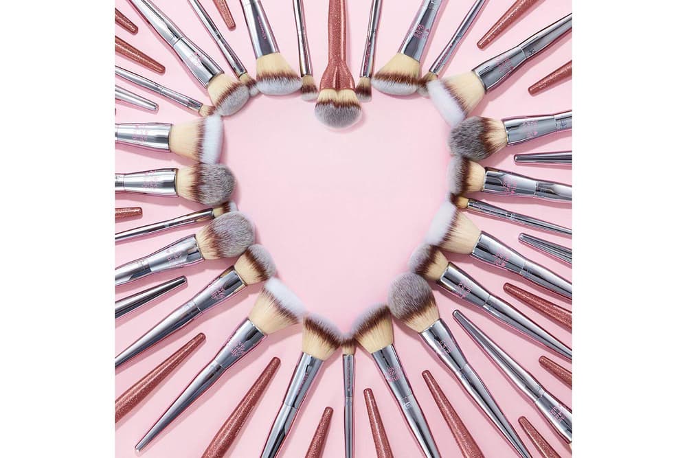 IT Cosmetics Love Is The Foundation Brush