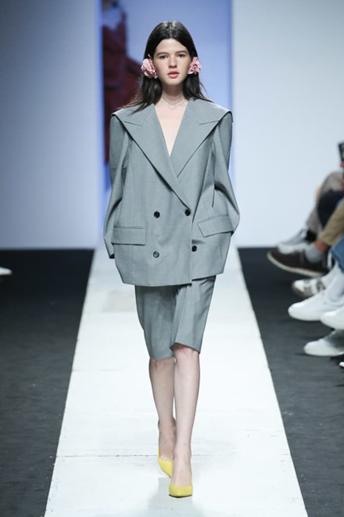 Pushbutton Spring 2018 Collection Seoul Fashion Week Korea Silhouettes Color Print Symmetry Experimental Edgy Unique Label