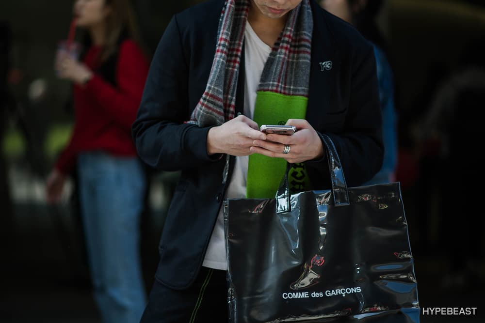 Seoul Fashion Week 2017 Streetsnaps Street Style Outfits Brands Looks Balenciaga Triple S Sneakers Comme des Garcons Off-white Nike Undefeated SFW Trends
