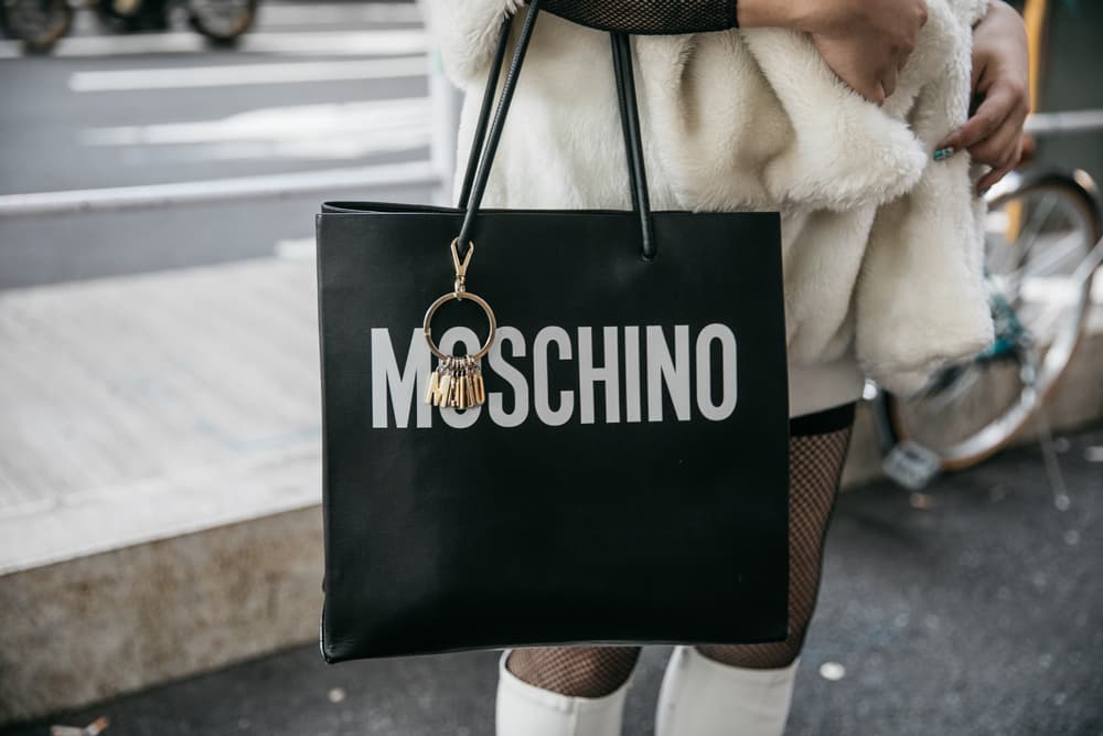 Streetsnaps Tokyo Fashion Week Street Style Looks unique Bold Brands Vintage Sneakers Nike Gucci Rick Owens Balenciaga Triple S Moschino Photography