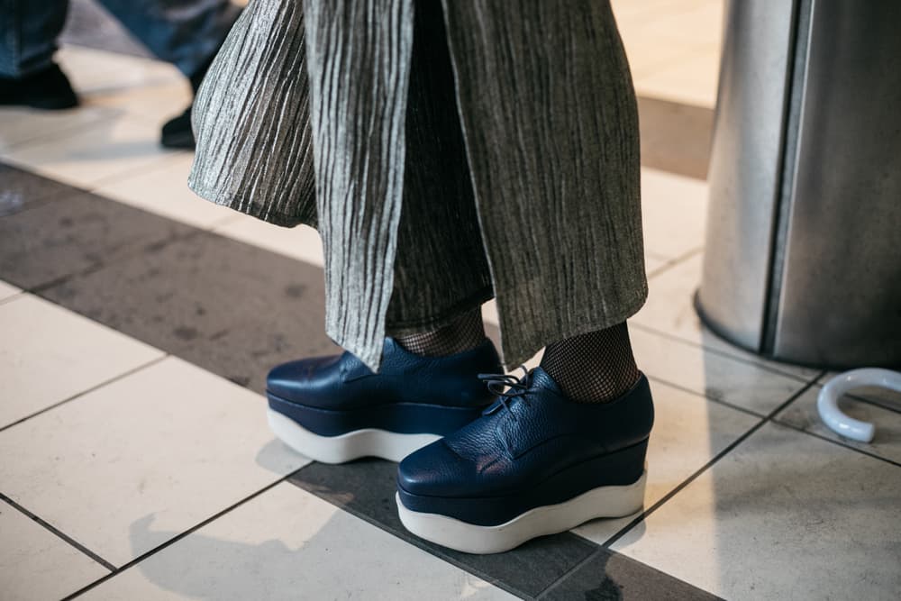 Tokyo Fashion Week Streetsnaps Street Style Looks Unique Bold Brands Vintage Sneakers Nike Balenciaga Photography Undercover Sacai Adidas Comme des Garcons