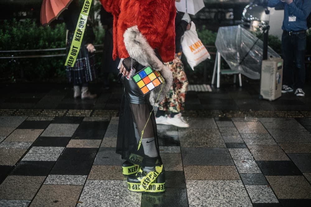Tokyo Fashion Week Streetsnaps Street Style Looks Unique Bold Brands Vintage Sneakers Nike Balenciaga Photography Undercover Sacai Adidas Comme des Garcons