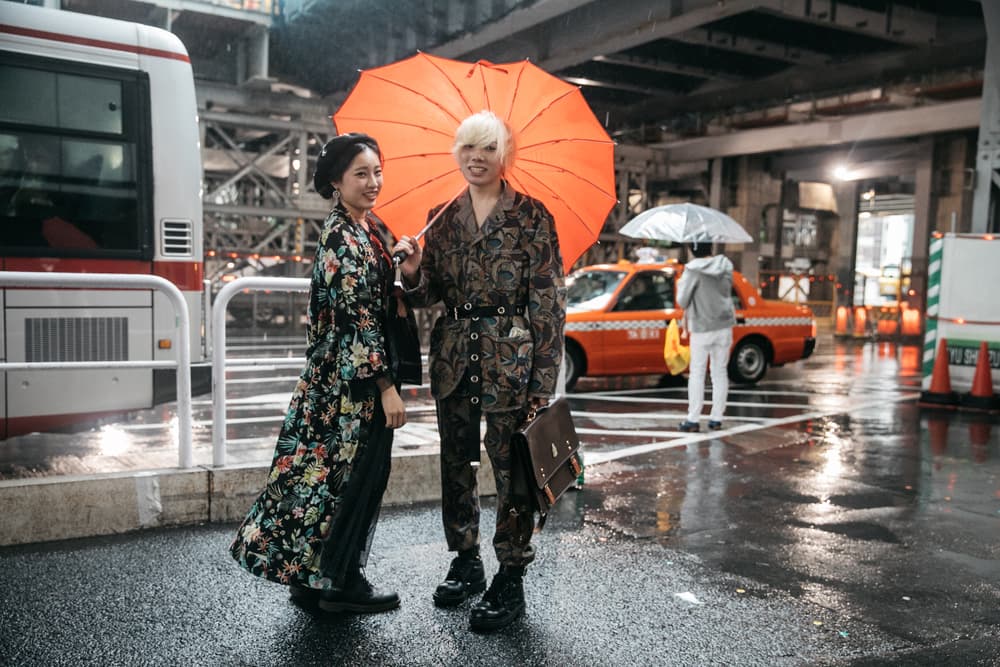 Tokyo Fashion Week Streetsnaps Street Style Looks Unique Bold Brands Vintage Sneakers Nike Balenciaga Photography Undercover Sacai Adidas Comme des Garcons