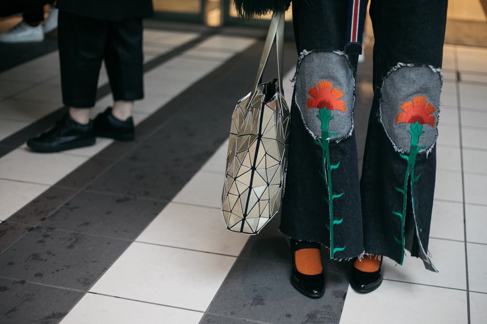 Tokyo Fashion Week Streetsnaps Street Style Looks Unique Bold Brands Vintage Sneakers Nike Balenciaga Photography Undercover Sacai Adidas Comme des Garcons