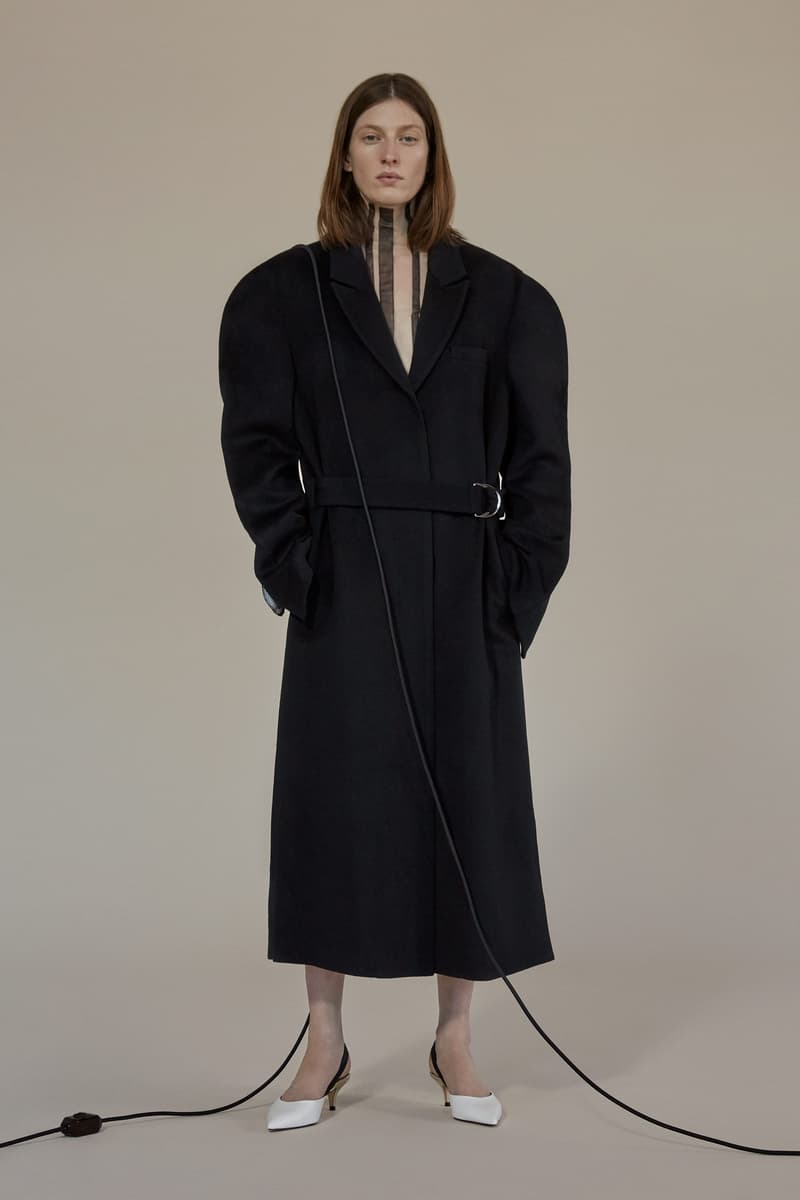 Moon Choi Fall/Winter 2017 Lookbook Fashion Tailoring Geometrical Silhouette Muted Color Palette Korean Label