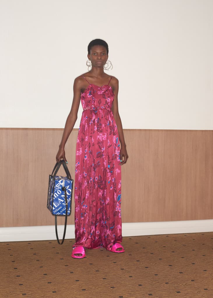 Balenciaga Women's Resort 2018 Collection Demna Gvasalia Fashion Pieces Bags Jackets Silhouette