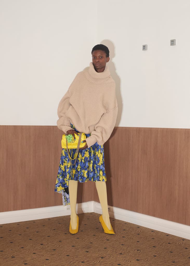 Balenciaga Women's Resort 2018 Collection Demna Gvasalia Fashion Pieces Bags Jackets Silhouette