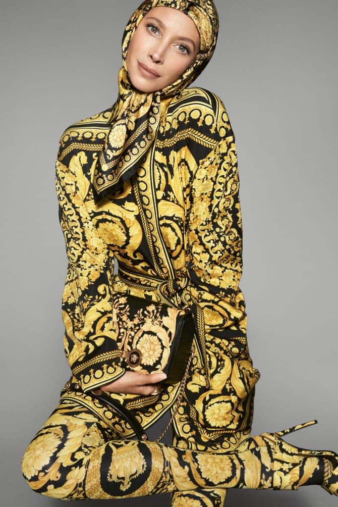 Versace Donatella Versace Gianni Tribute Naomi Campbell Gisele Bundchen Kaia Gerber Supermodels Campaign Fashion Lookbook Gigi Hadid