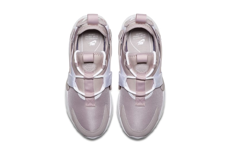 nike air huarache city low particle rose