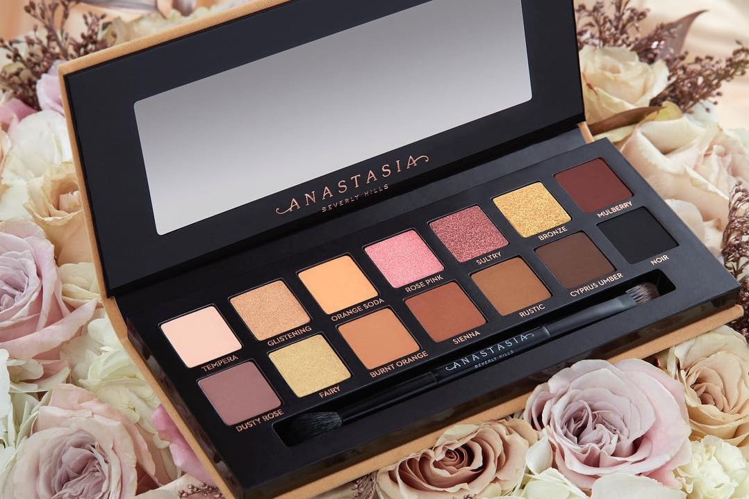 Anastasia Beverly Hills Leaked Eyeshadow Palette Soft Glam Makeup Beauty Shades Warm Tone