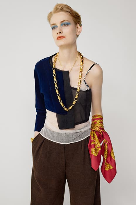 Vintage Chanel Fendi Celine Yves Saint Laurent Hermes Editorial Farfetch Second Hand Collectors Items Fashion Shop New in Unique
