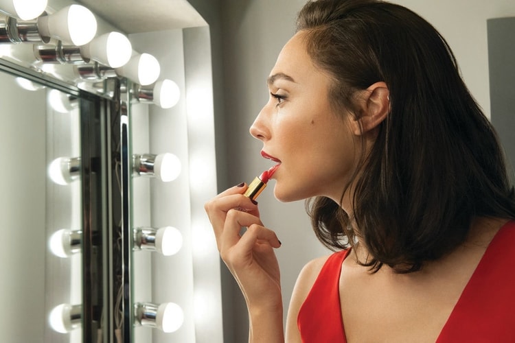 Gal Gadot Just Became the New Face of Revlon Makeup