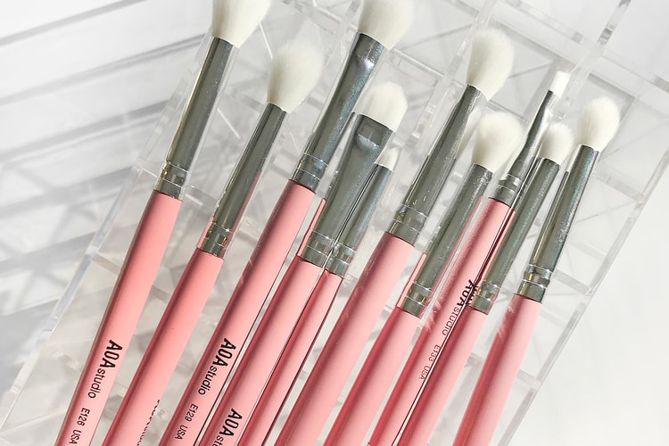 Believe It, These Millennial Pink Makeup Brushes Cost Only $1 USD Each