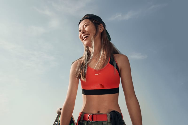 nike women's motion adapt sports bra