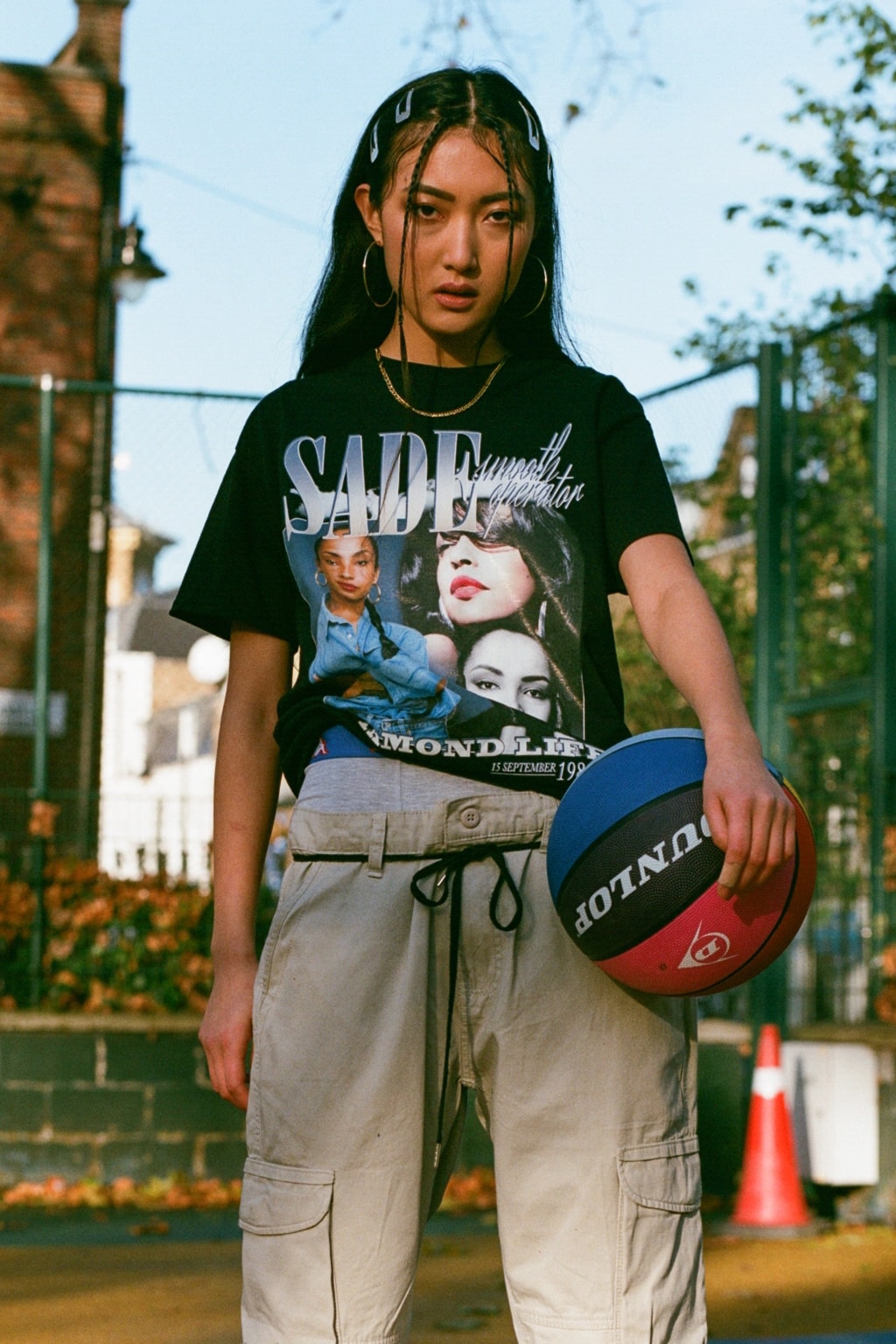 Editorial womens fashion 2018 NYC Brooklyn retro 90s reebok nike air max 95 sade T-shirt