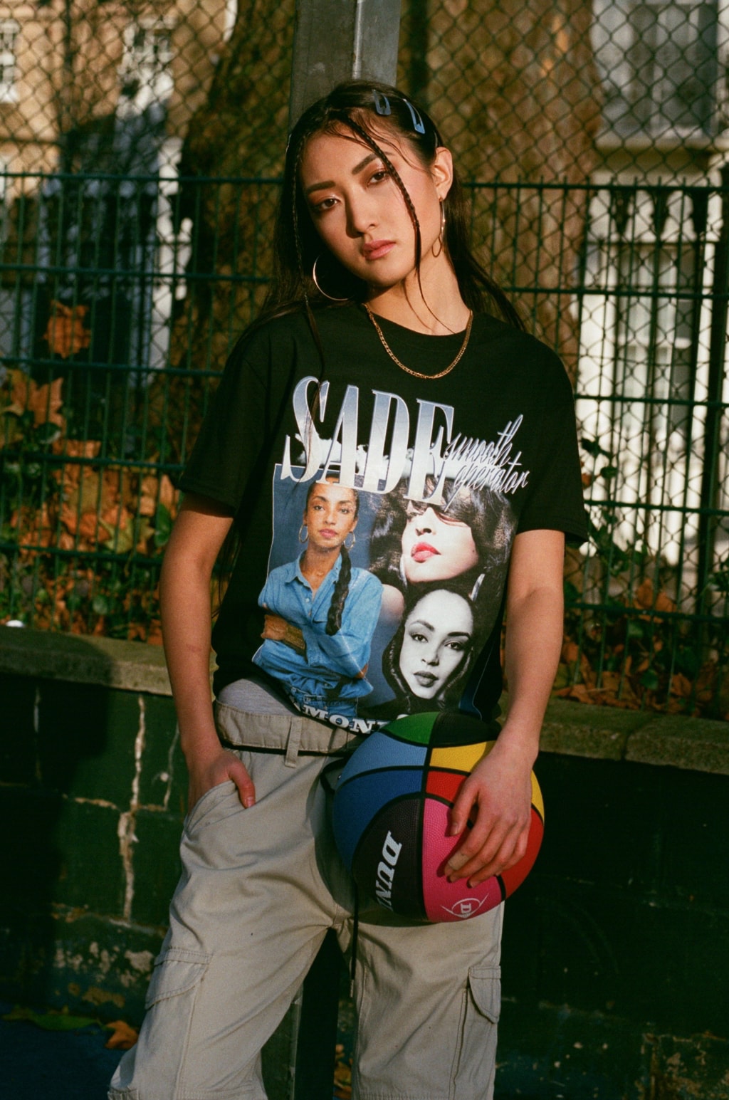 Editorial womens fashion 2018 NYC Brooklyn retro 90s reebok nike air max 95 sade T-shirt