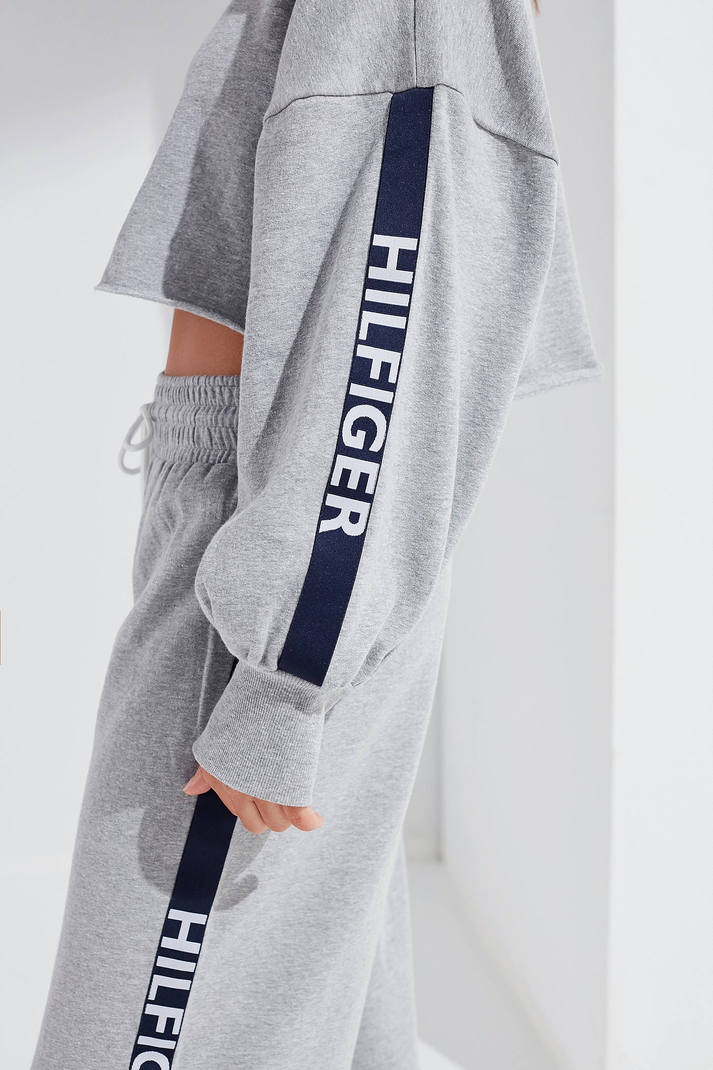 tommy hilfiger sweater and sweatpants