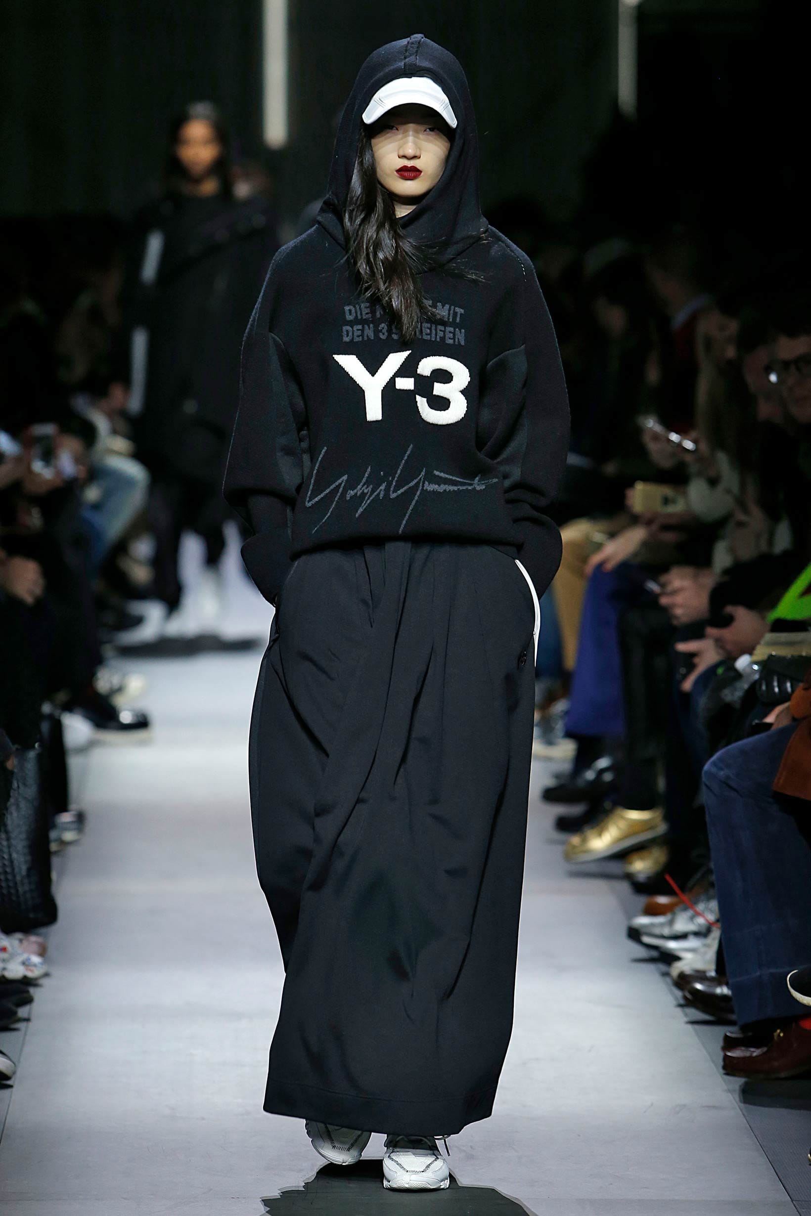 Women's Looks at Y-3's Fall/Winter 2018 