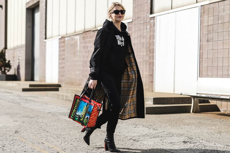 Burberry Woman protected ladies from the winter wind 2018 Streetsnaps