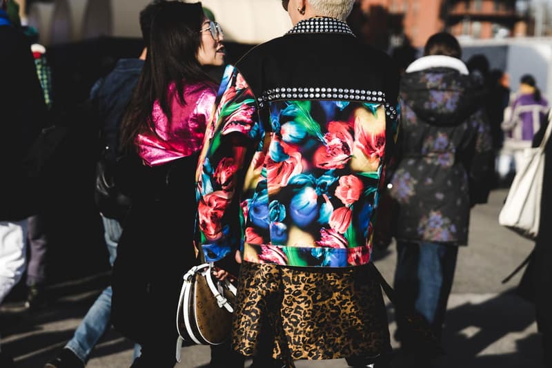 Woman protected ladies from the winter wind 2018 Streetsnaps