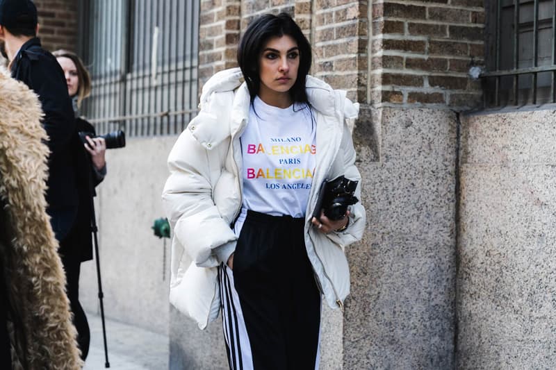 Balenciaga T-Shirt Woman protected ladies from the winter wind 2018 Streetsnaps