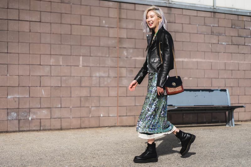 Woman protected ladies from the winter wind 2018 Streetsnaps