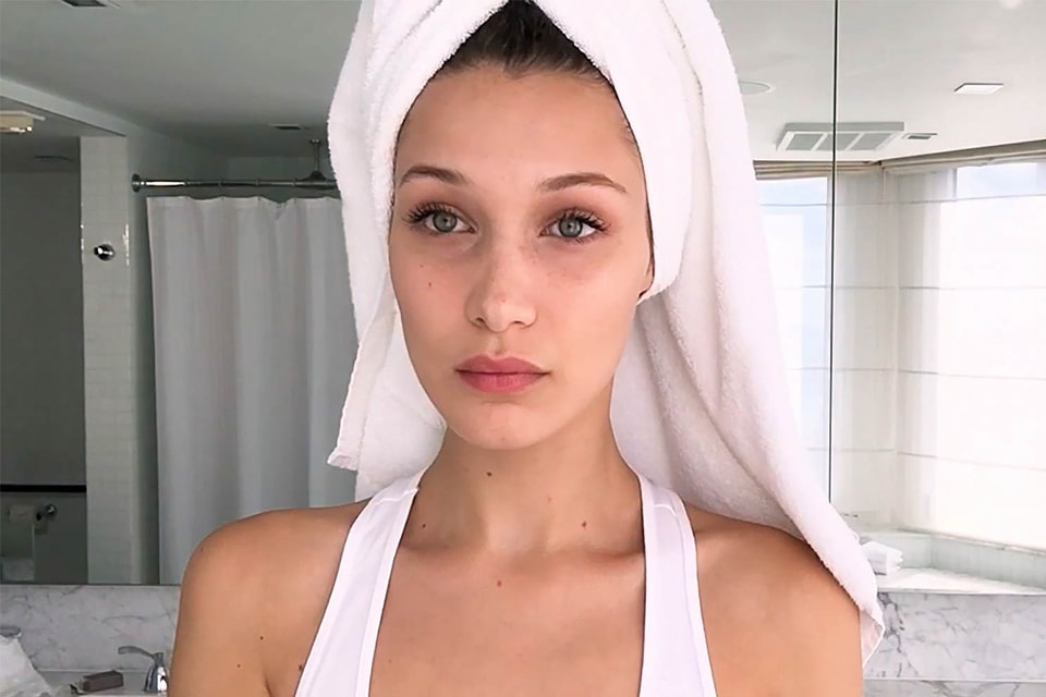 How To Achieve Off Duty Model Makeup Look Hypebae How To Achieve Off Duty Model Makeup Look Hypebae
