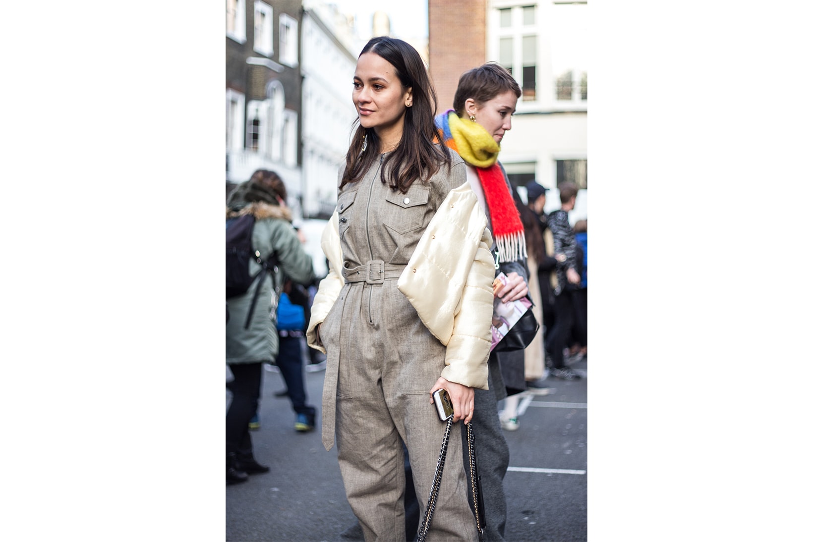 London Fashion Week LFW 2018 Streetsnaps street style off-white balenciaga triple s burberry gucci supreme louis vuitton sneakers jw anderson bags accessories