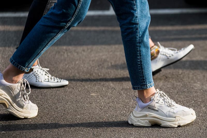 BURBERRY TIE PIN 2018 Streetsnaps Women Balenciaga Triple-S