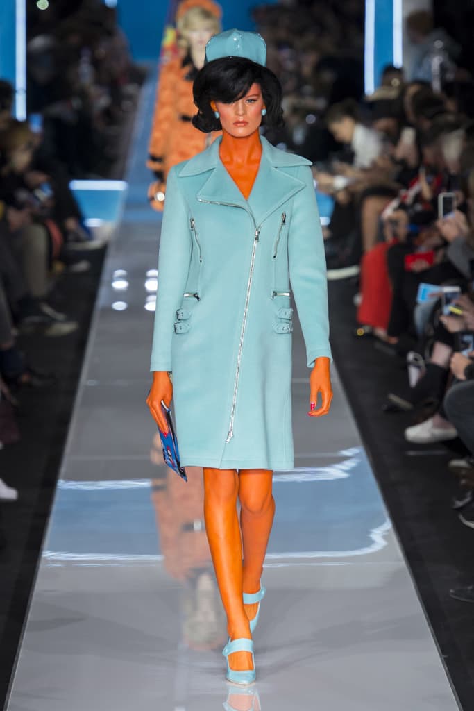 Jeremy Scott Moschino Fall/Winter 2018 MFW Show Gigi Hadid Bella Hadid Kaia Gerber Milan Fashion Week Collection Runway