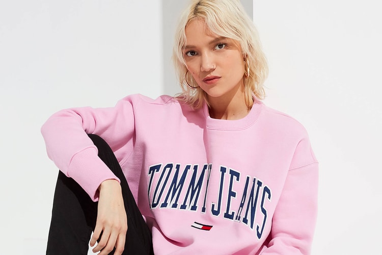 This Millennial Pink Tommy Jeans Logo Sweatshirt Will Steal Your Heart