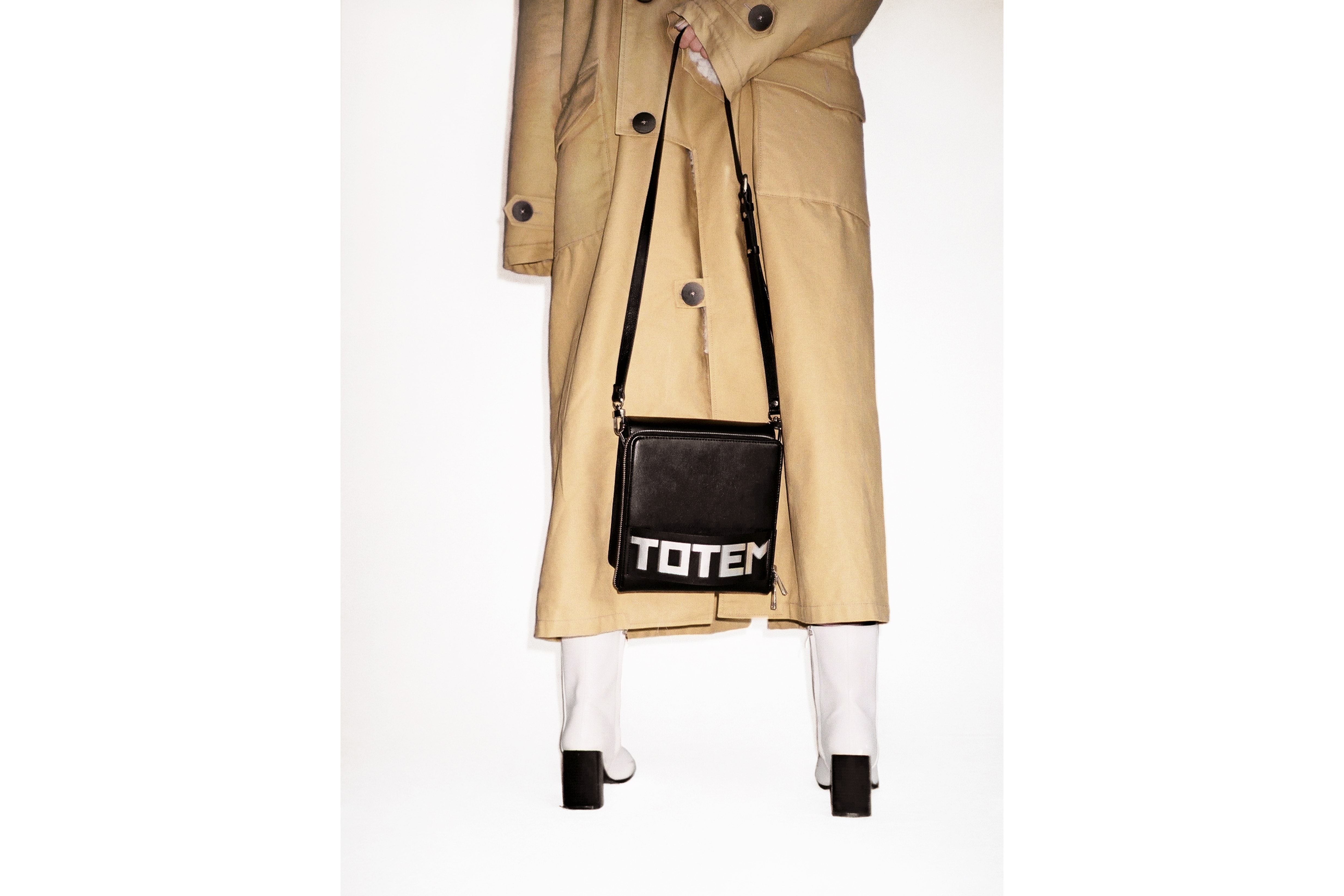 TOTEM COLLECTIVE Fall/Winter 2018 Lookbook Hong Kong Copenhagen Leather Accessories Minimalist Tote Bag