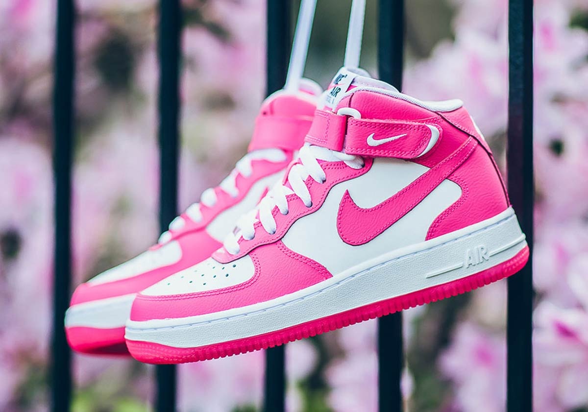 Nike Air Force 1 Mid Hyper Pink