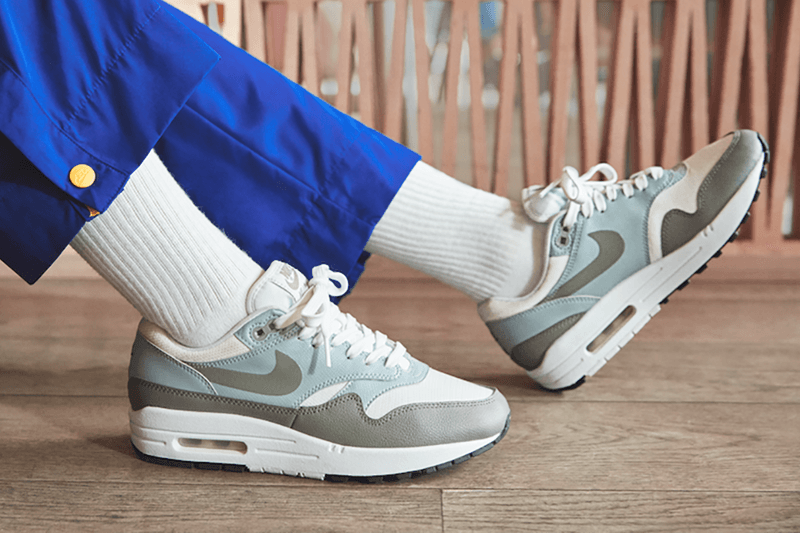 Nike Women's Only Air Max 1 Sneakers ladies girls spring 2018 particle rose grey black navy off-white cream leah williamson football soccer where to buy