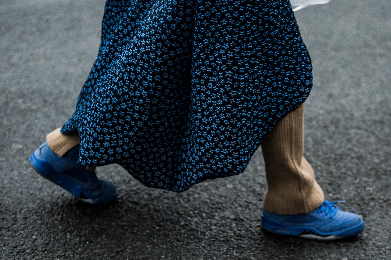 Paris Fashion Week 2018 Streetsnaps Women Nike Air Jordan 4 Blue