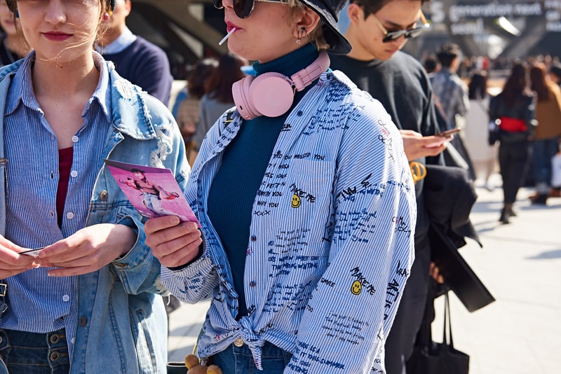 Seoul Fashion Week Fall/Winter 2018 Street Style Streetsnaps Women Streetwear Dior Off-White Nike Air Max 270 ACG Burberry