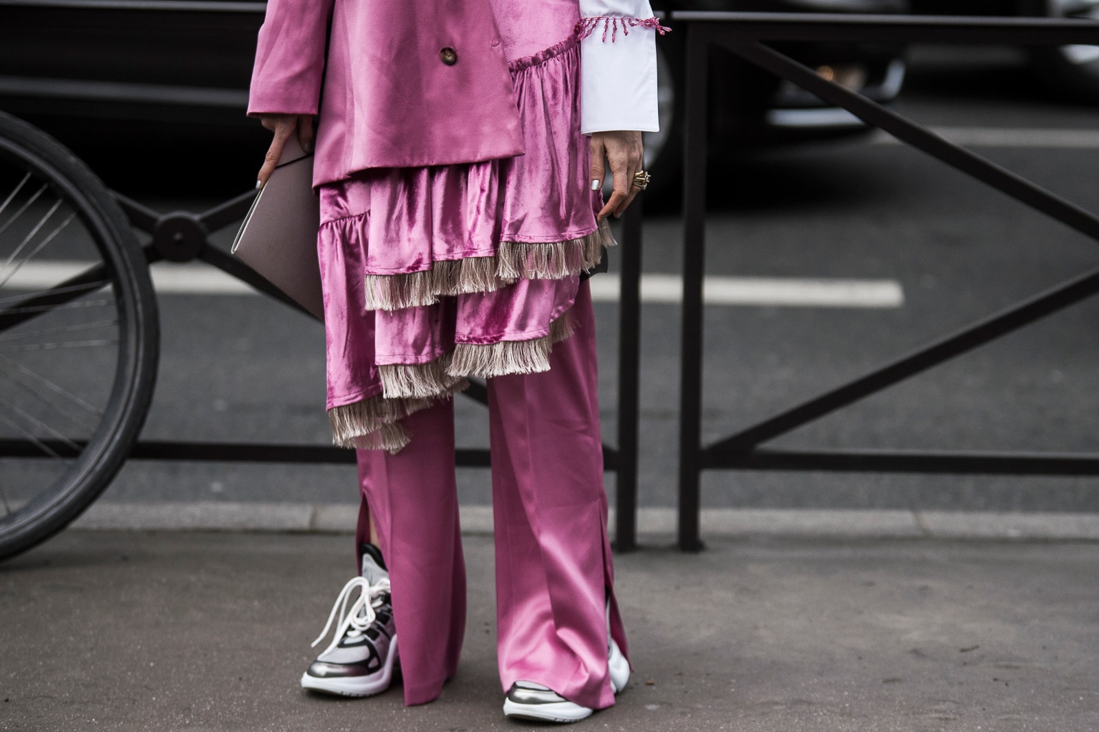 Streetsnaps Paris Fashion Week 2018 Louis Vuitton Archlight