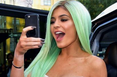 You Can Finally Bookmark Tweets with Twitter's New Feature