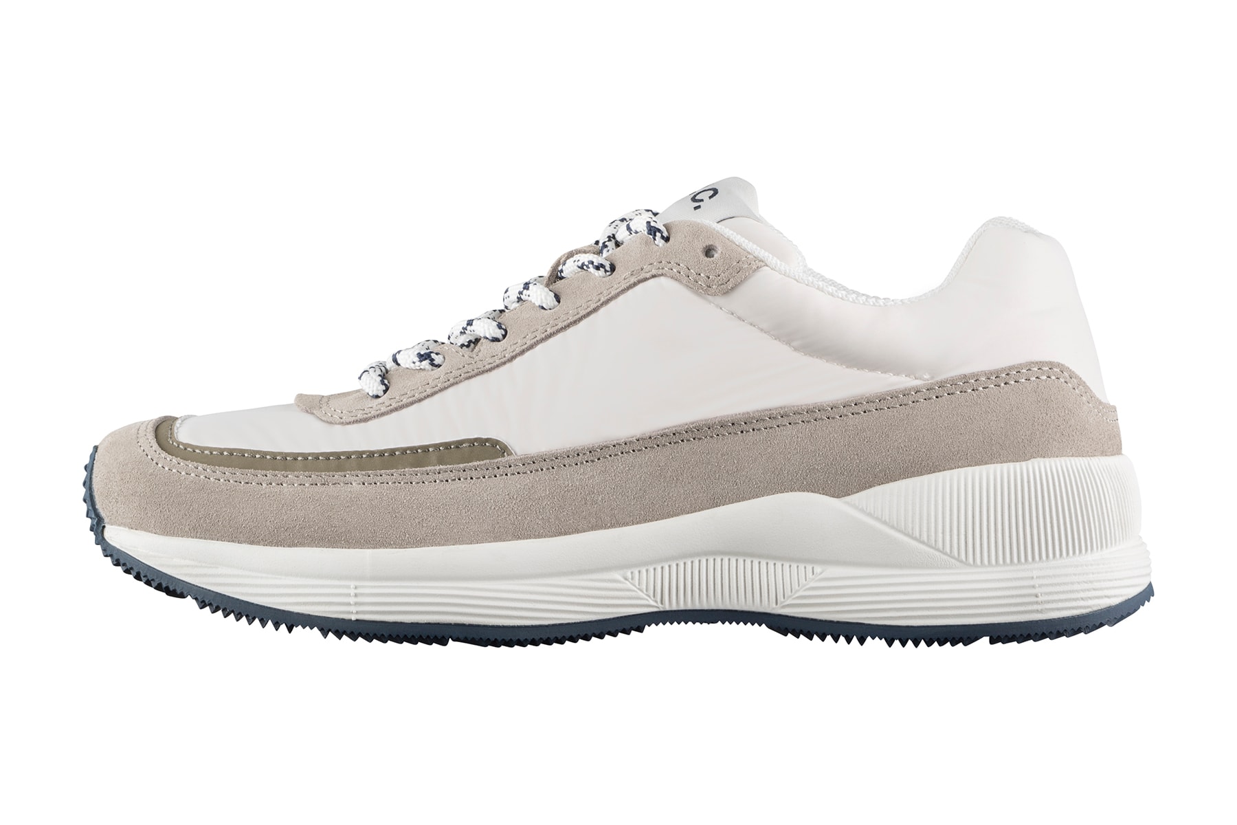 A.P.C. Sneaker Women Minimalist Dad Chunky Release Price Paris Colorway White Beige Trend Jean Touitou Spring 2018 Beige White