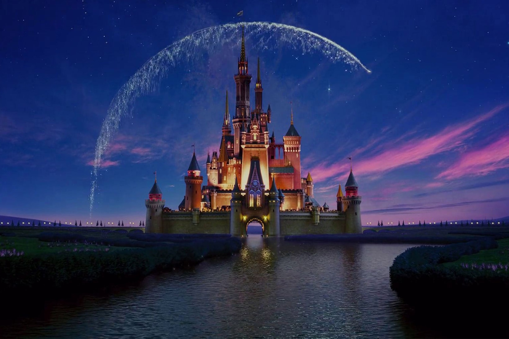 Disney Streaming Service Netflix Disneyflix launch info release 2019 star wars marvel pixar movies films tv shows